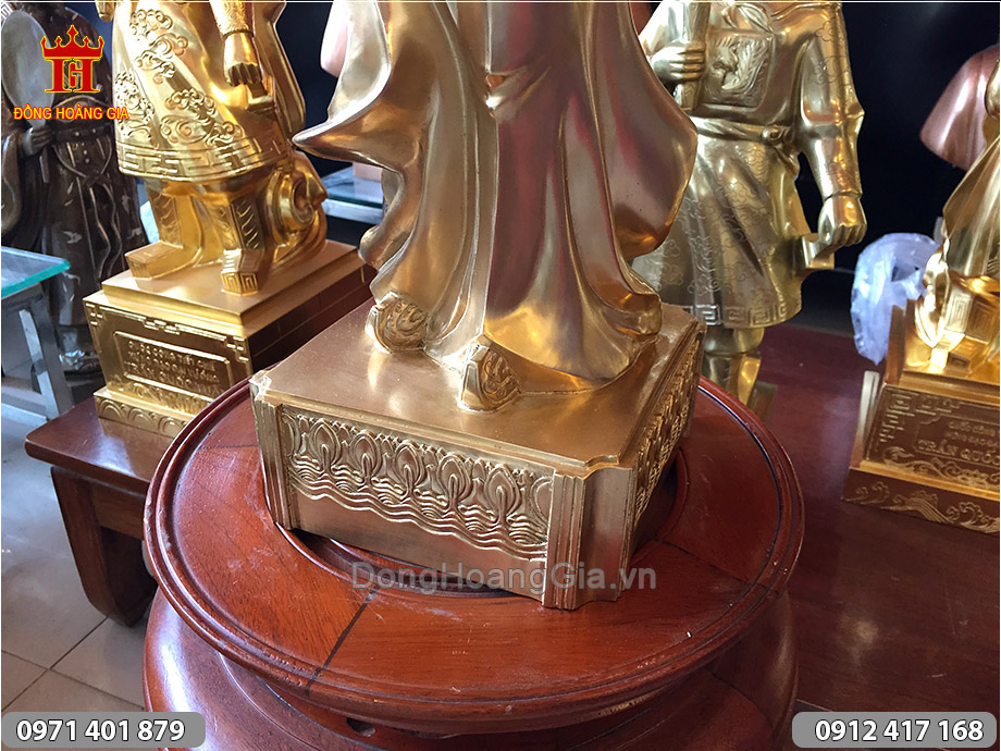 tượng nữ tướng lê chân đồng thau